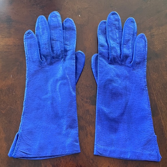 Luxurious Deep Purple Jones New York Scarf and Matching Fownes Glove - Picture 4 of 6